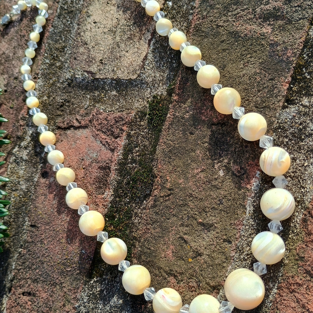 VTG Polished mother-of-pearl and glass crystal necklace, mermaid core vibes